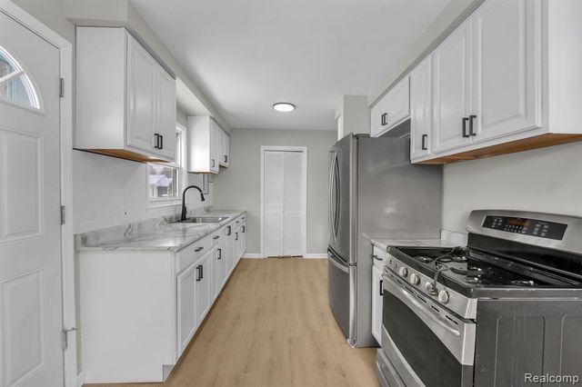 17205 Anne Avenue, Allen Park, MI 48101