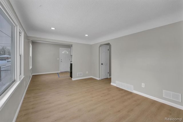 17205 Anne Avenue, Allen Park, MI 48101