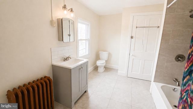 46 E UNION ST, Burlington, NJ 08016