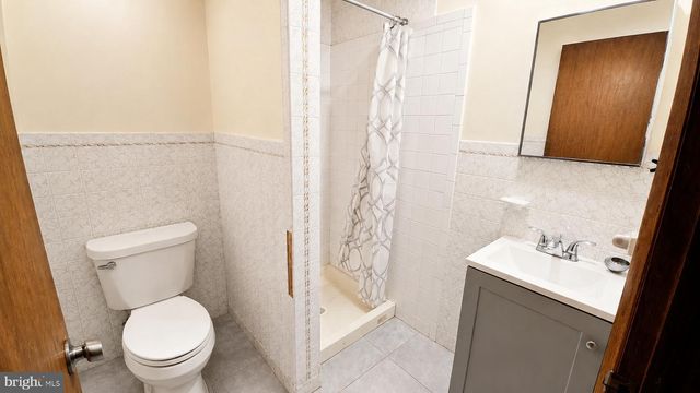 46 E UNION ST, Burlington, NJ 08016