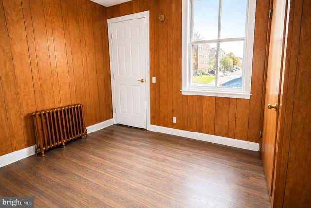 46 E UNION ST, Burlington, NJ 08016