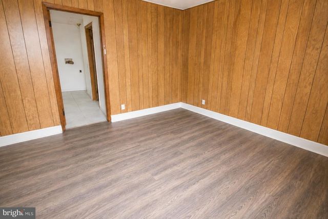 46 E UNION ST, Burlington, NJ 08016