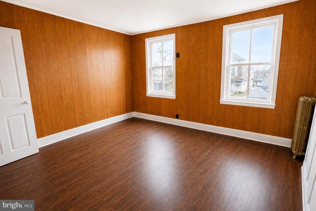 46 E UNION ST, Burlington, NJ 08016