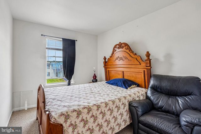 127 N KATRIN CIR, New Castle, DE 19720