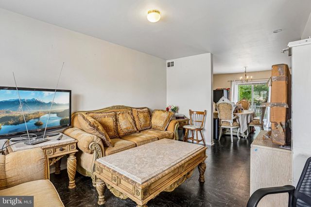 127 N KATRIN CIR, New Castle, DE 19720