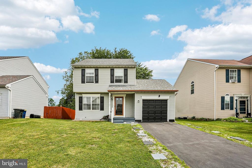 127 N KATRIN CIR, New Castle, DE 19720