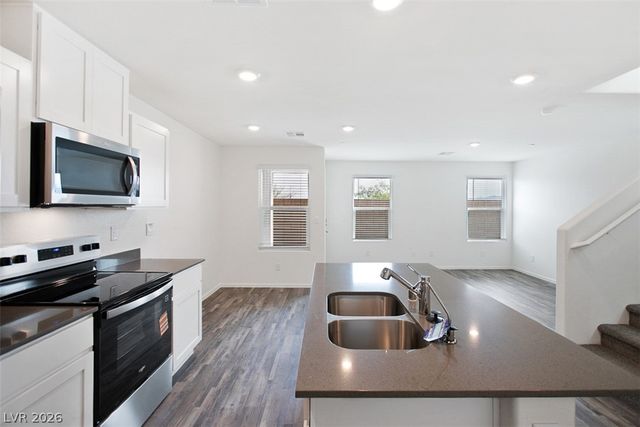 9390 Emerald Mesa Street, Las Vegas, NV 89139