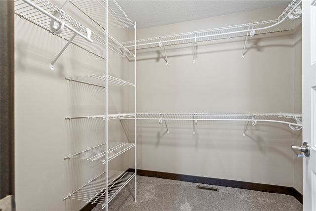 3535 Pioneer Avenue SE, Cedar Rapids, IA 52403