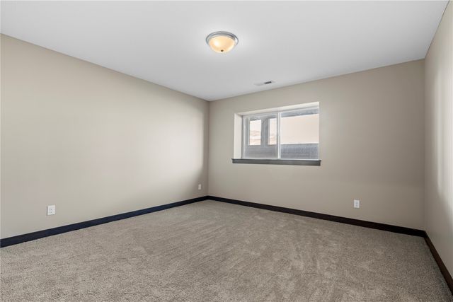 3535 Pioneer Avenue SE, Cedar Rapids, IA 52403