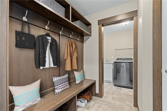 3535 Pioneer Avenue SE, Cedar Rapids, IA 52403