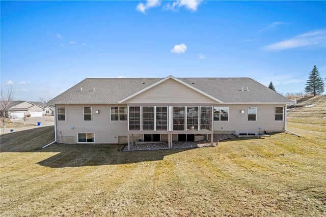 3535 Pioneer Avenue SE, Cedar Rapids, IA 52403