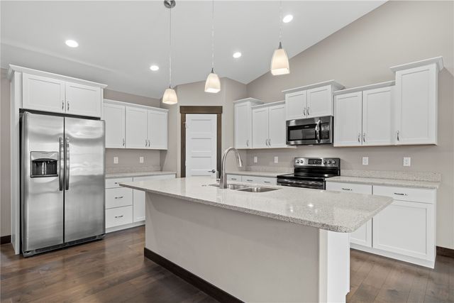 3535 Pioneer Avenue SE, Cedar Rapids, IA 52403