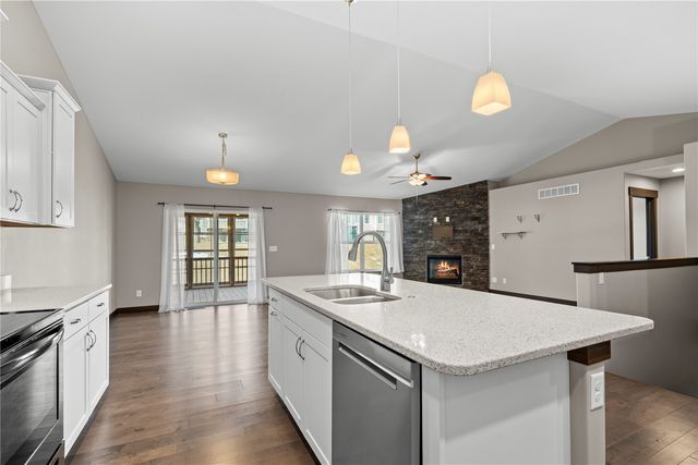 3535 Pioneer Avenue SE, Cedar Rapids, IA 52403