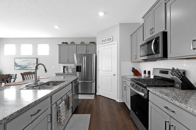 1390 Hemetite Drive, Grove City, OH 43123