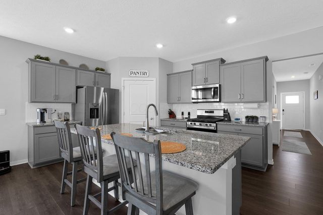 1390 Hemetite Drive, Grove City, OH 43123