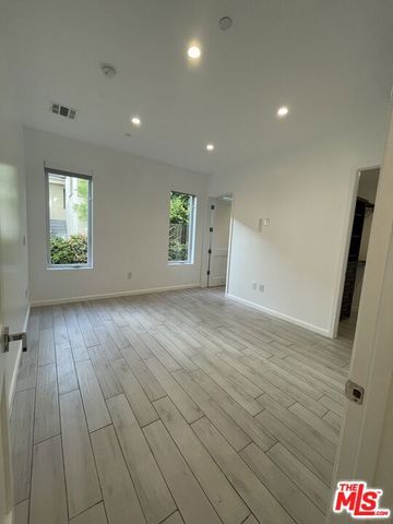 1654 Greenfield Avenue 101, Los Angeles, CA 90025