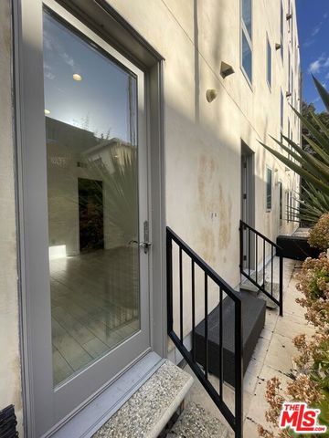1654 Greenfield Avenue 101, Los Angeles, CA 90025