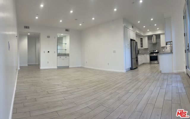 1654 Greenfield Avenue 101, Los Angeles, CA 90025