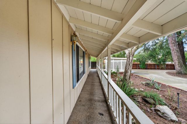 9481 Oak Ave, Orangevale, CA 95662