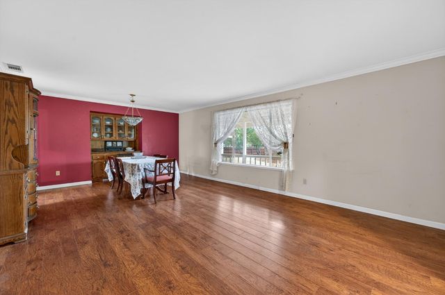 9481 Oak Ave, Orangevale, CA 95662