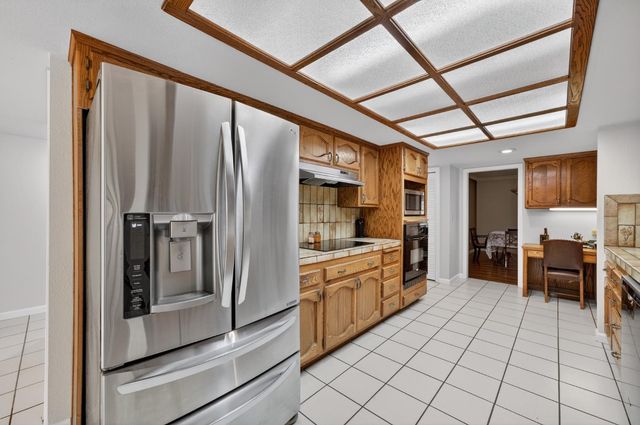 9481 Oak Ave, Orangevale, CA 95662