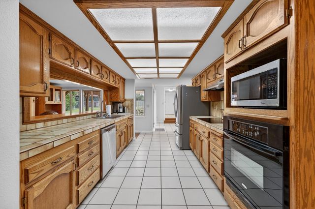 9481 Oak Ave, Orangevale, CA 95662