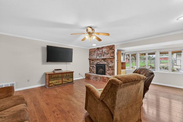 9481 Oak Ave, Orangevale, CA 95662