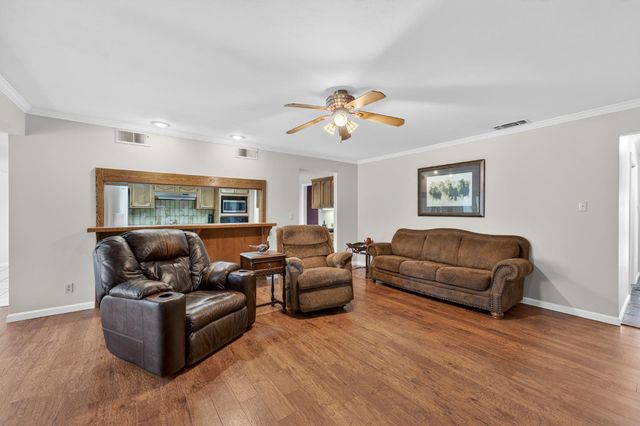 9481 Oak Ave, Orangevale, CA 95662