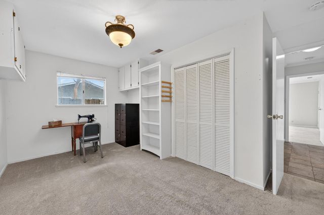 9481 Oak Ave, Orangevale, CA 95662