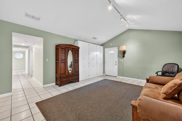 9481 Oak Ave, Orangevale, CA 95662