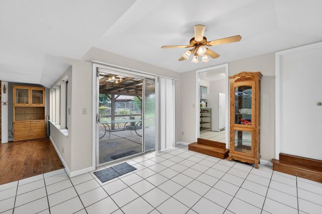 9481 Oak Ave, Orangevale, CA 95662