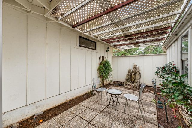 9481 Oak Ave, Orangevale, CA 95662