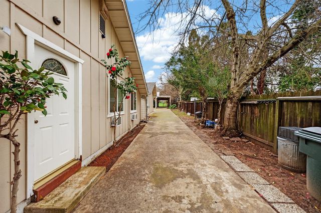 9481 Oak Ave, Orangevale, CA 95662