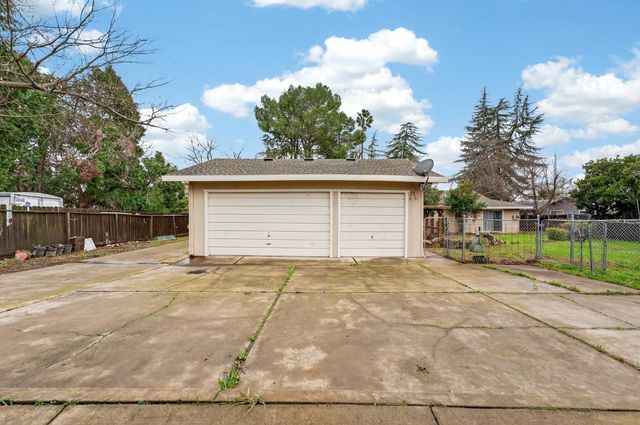 9481 Oak Ave, Orangevale, CA 95662