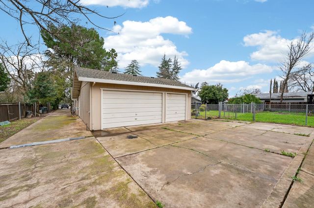 9481 Oak Ave, Orangevale, CA 95662