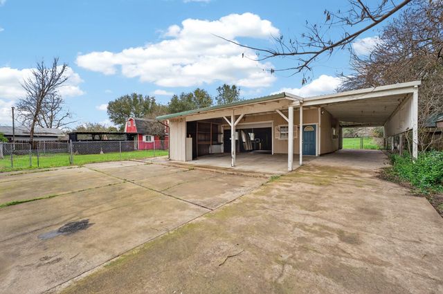 9481 Oak Ave, Orangevale, CA 95662