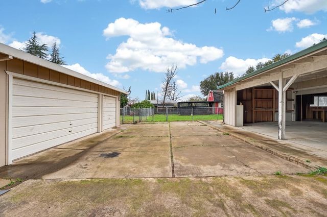 9481 Oak Ave, Orangevale, CA 95662