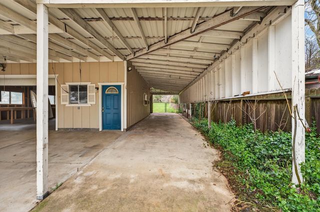 9481 Oak Ave, Orangevale, CA 95662