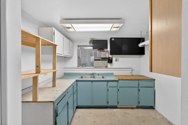 9481 Oak Ave, Orangevale, CA 95662