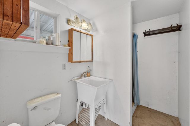 9481 Oak Ave, Orangevale, CA 95662