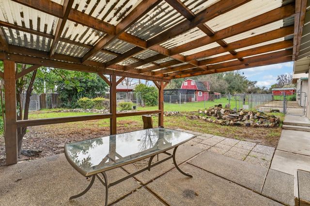 9481 Oak Ave, Orangevale, CA 95662