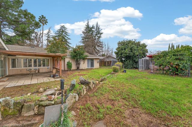 9481 Oak Ave, Orangevale, CA 95662