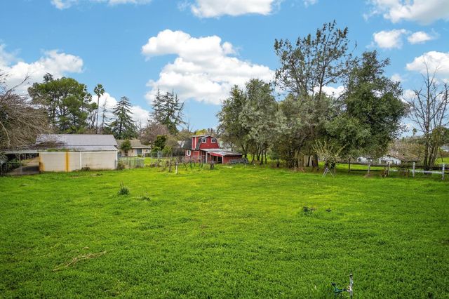 9481 Oak Ave, Orangevale, CA 95662