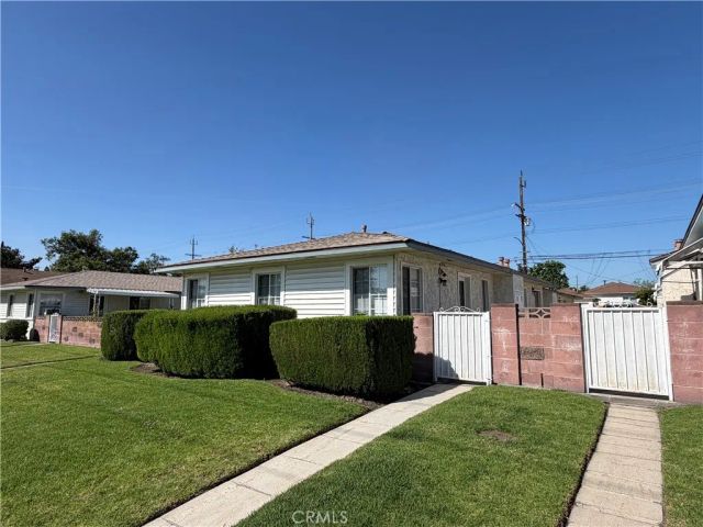 1749 N Hollywood, Burbank, CA 91505