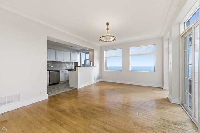 7301 N Sheridan Road 901, Chicago, IL 60626