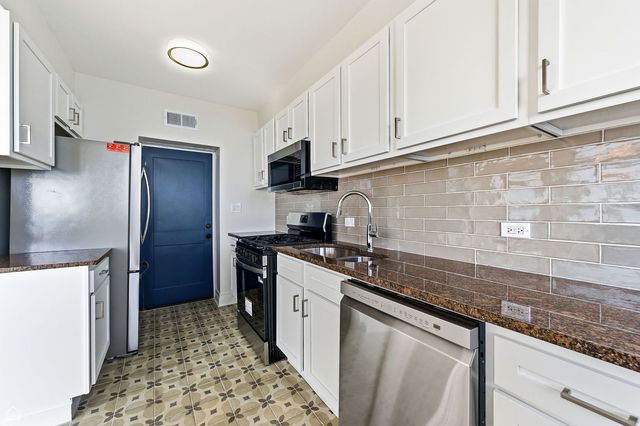 7301 N Sheridan Road 901, Chicago, IL 60626