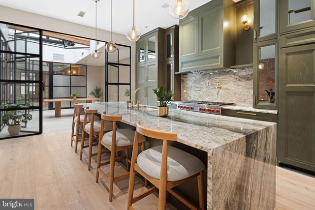 2017 SANSOM ST, Philadelphia, PA 19103