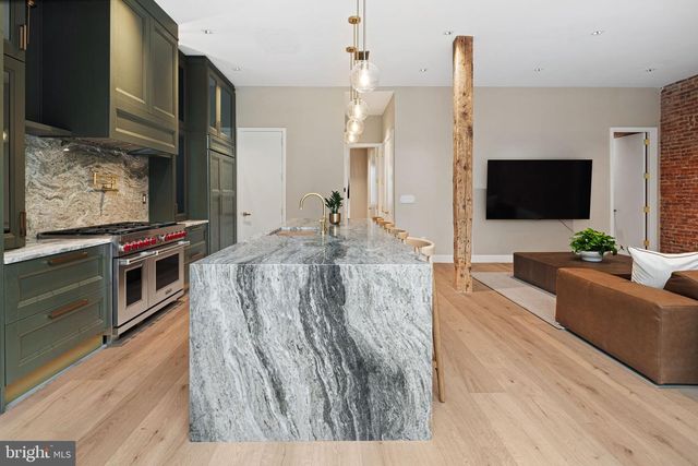 2017 SANSOM ST, Philadelphia, PA 19103