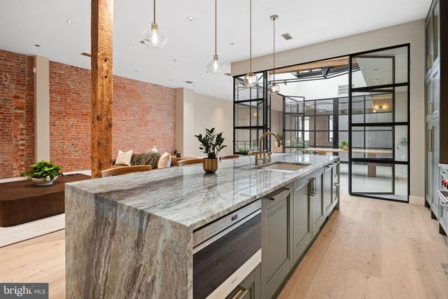 2017 SANSOM ST, Philadelphia, PA 19103