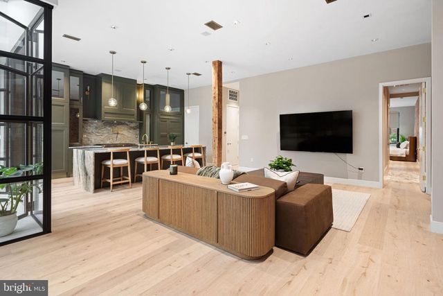 2017 SANSOM ST, Philadelphia, PA 19103